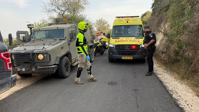 MDA ambulance, IDF vehicle and police at the scene